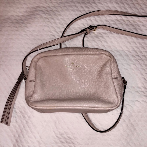 kate spade Handbags - Kate Spade Crossbody